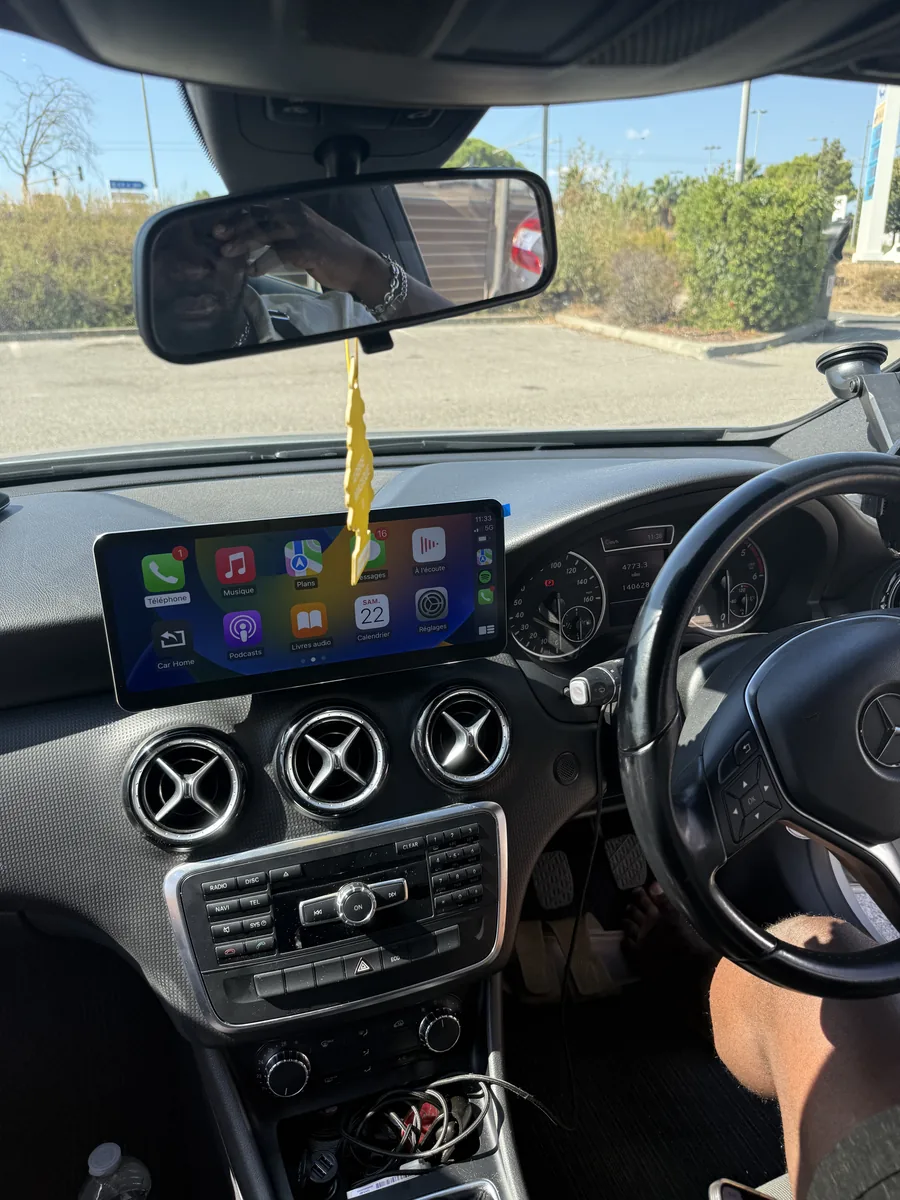 Mercedes Classe A W176 : Remplacement d'écran avec CarPlay / Android Auto